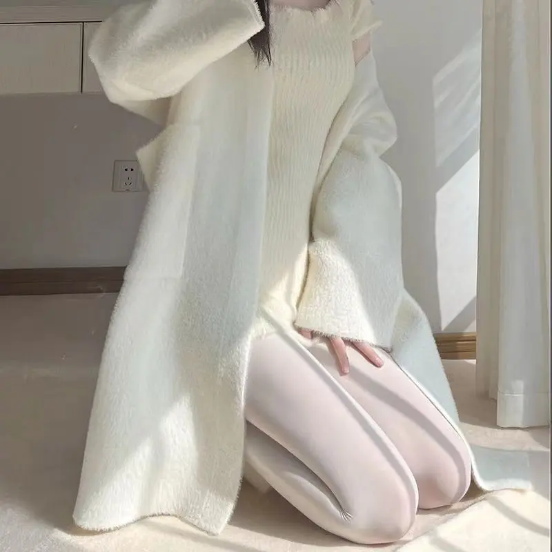 Creamy white soft and cute velvet leggings - Image 3