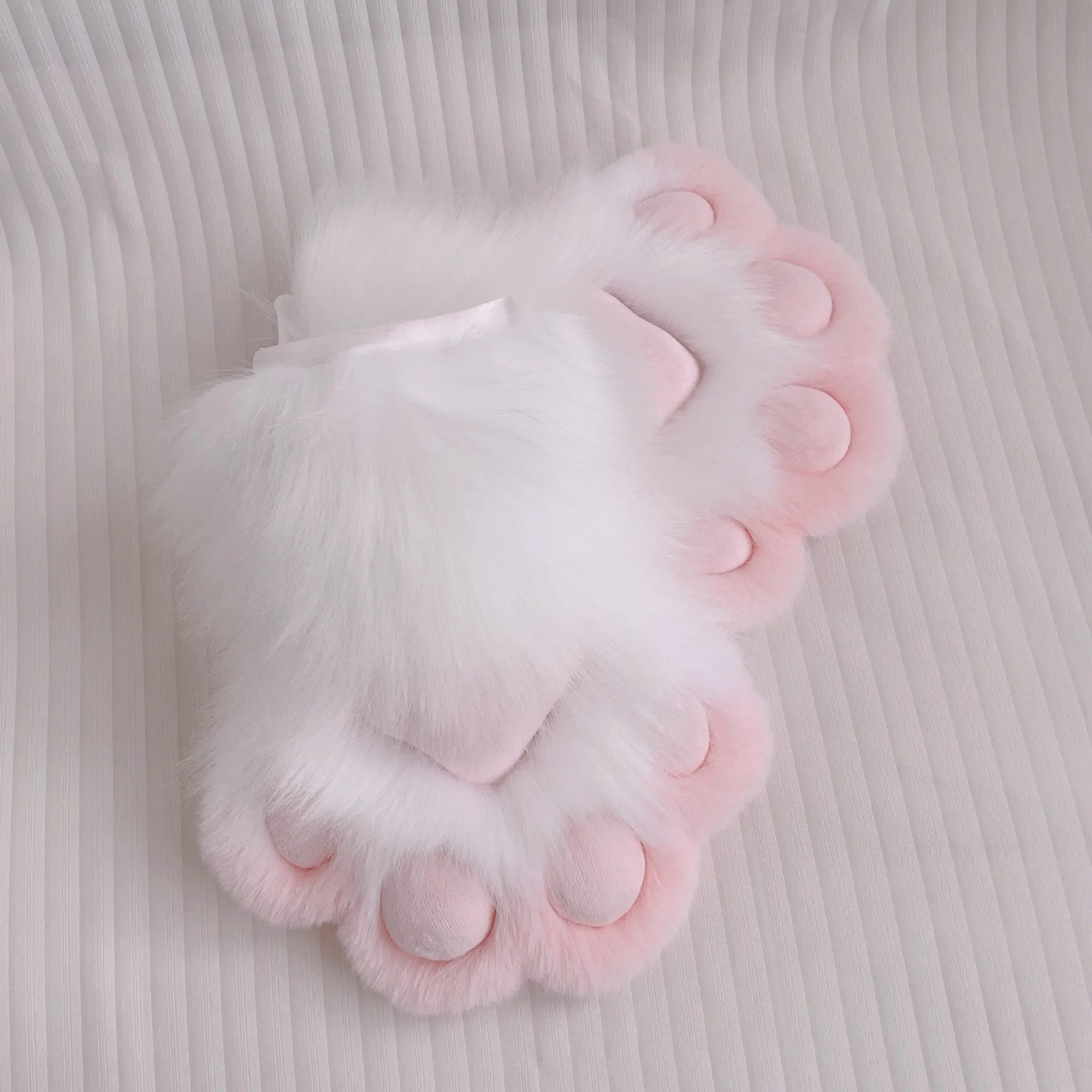 Furry gloves animal feet cute pink - Image 4