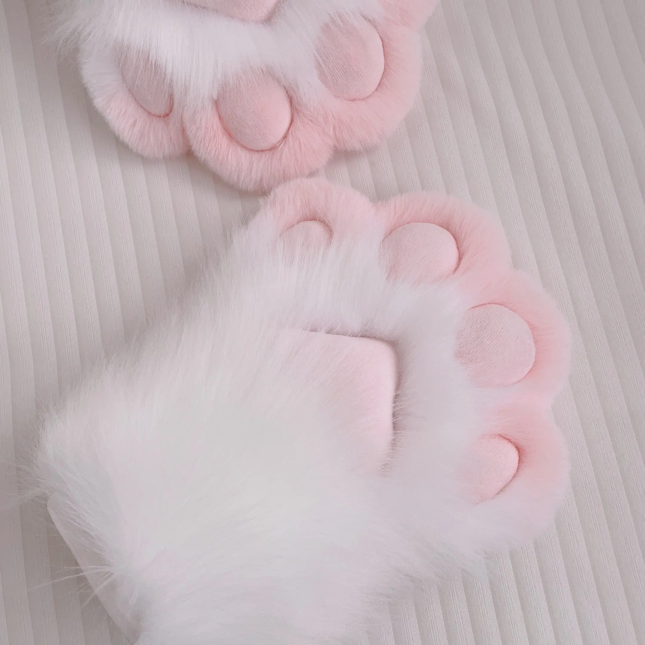 Furry gloves animal feet cute pink - Image 5
