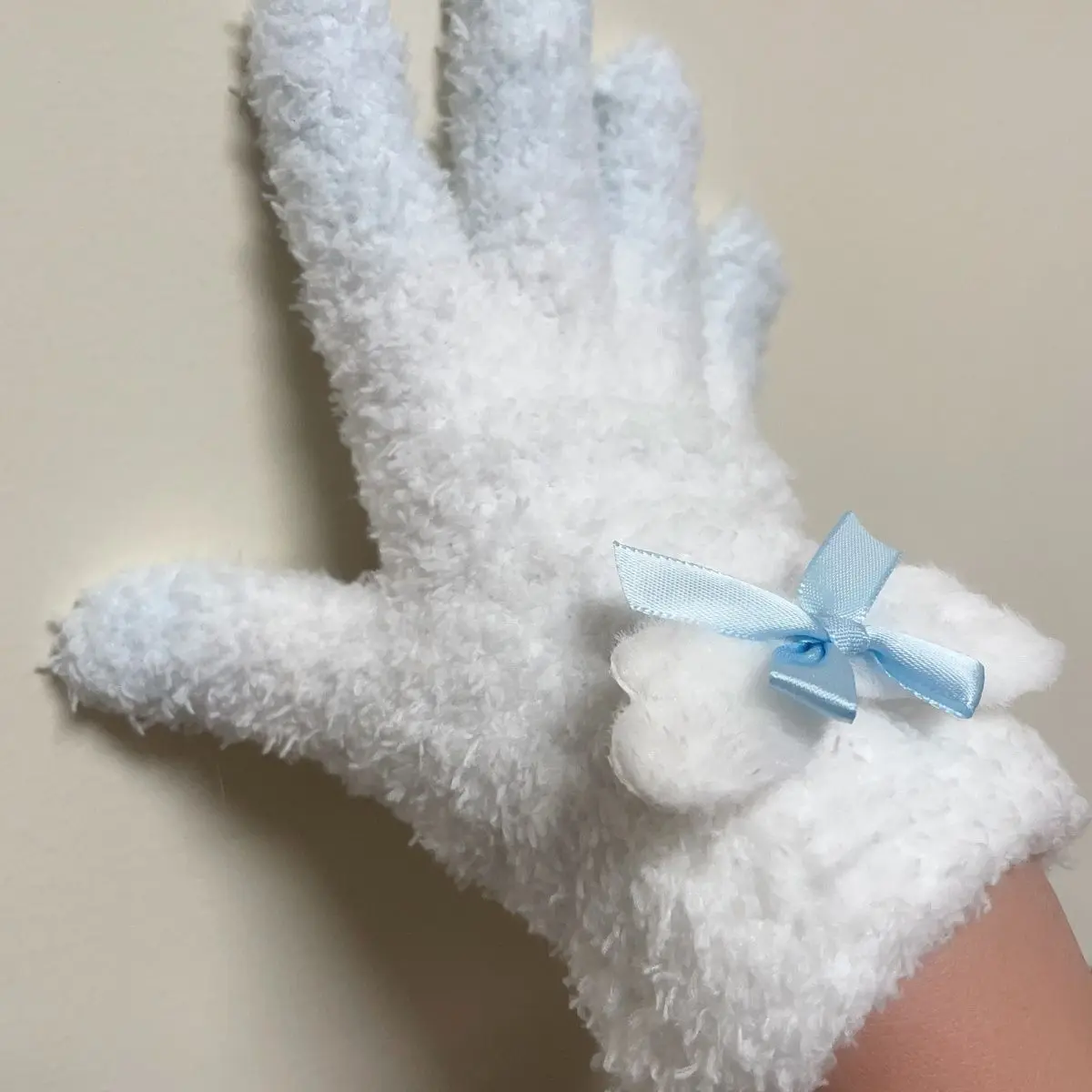 Furry gloves suitable for kig beast white plush - Image 9