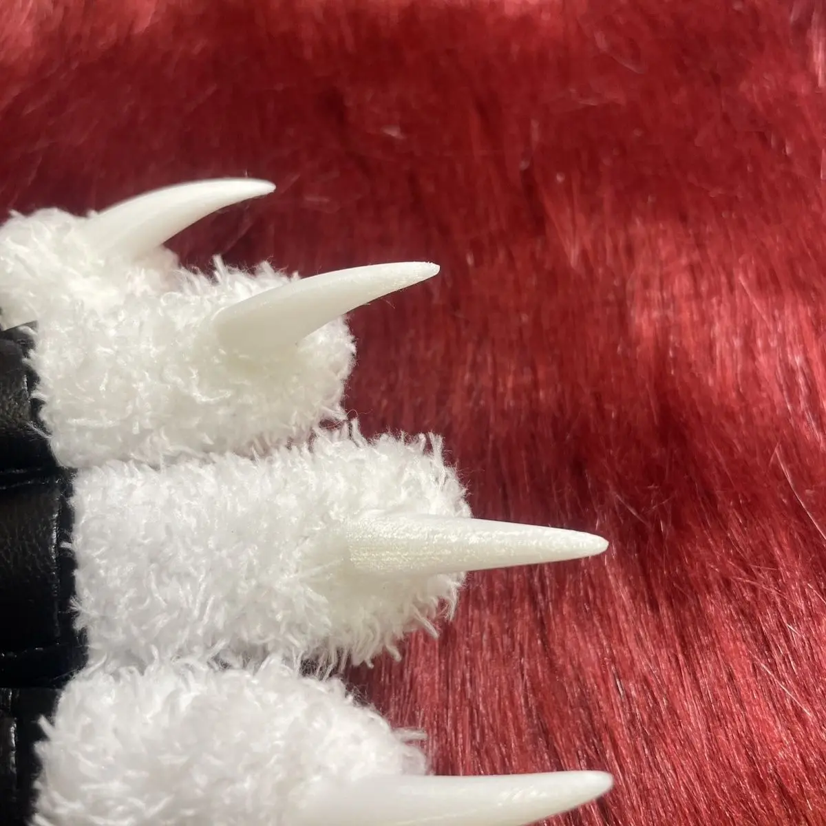 Furry kig series close-fitting claws and nails handsome plush - Image 10