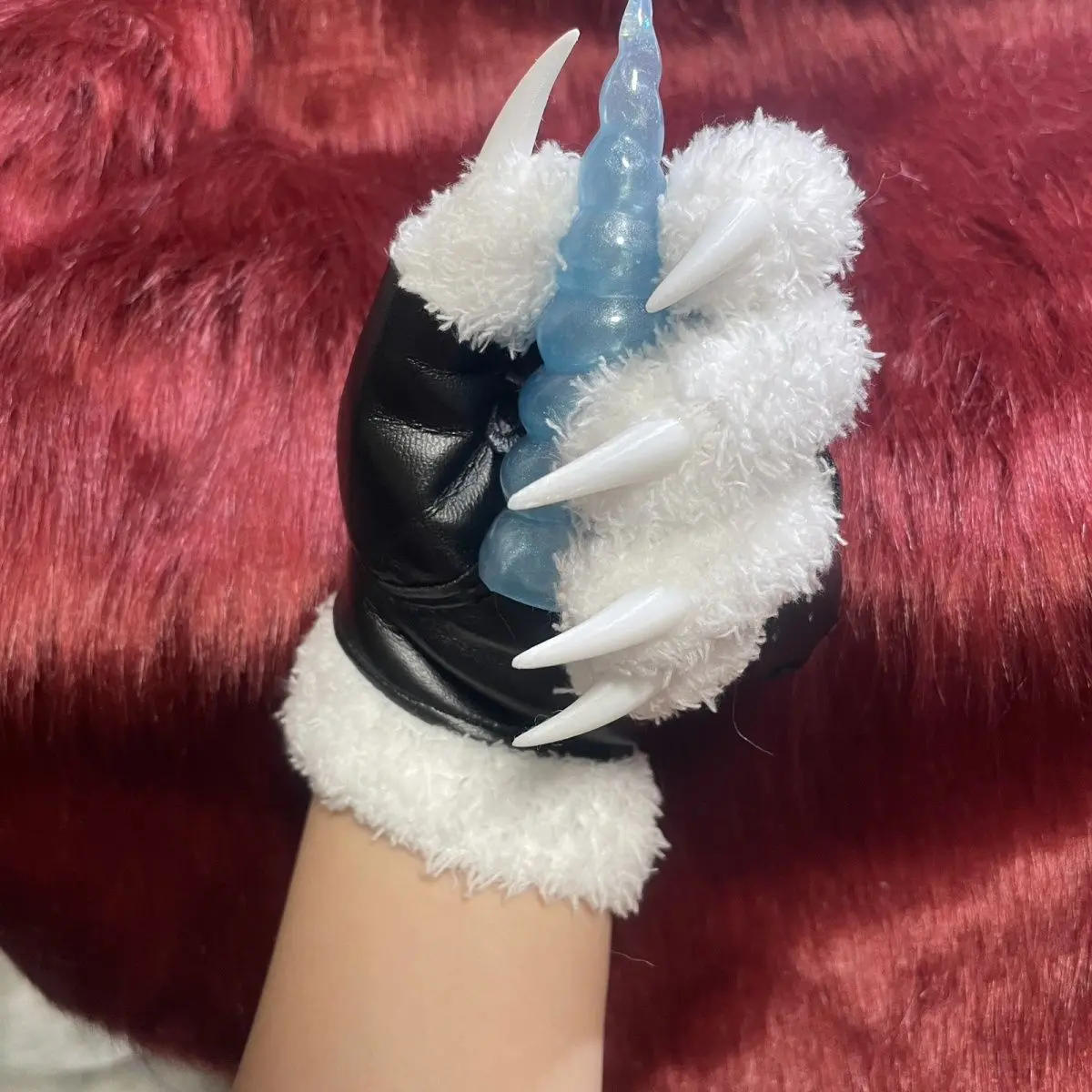 Furry kig series close-fitting claws and nails handsome plush - Image 11