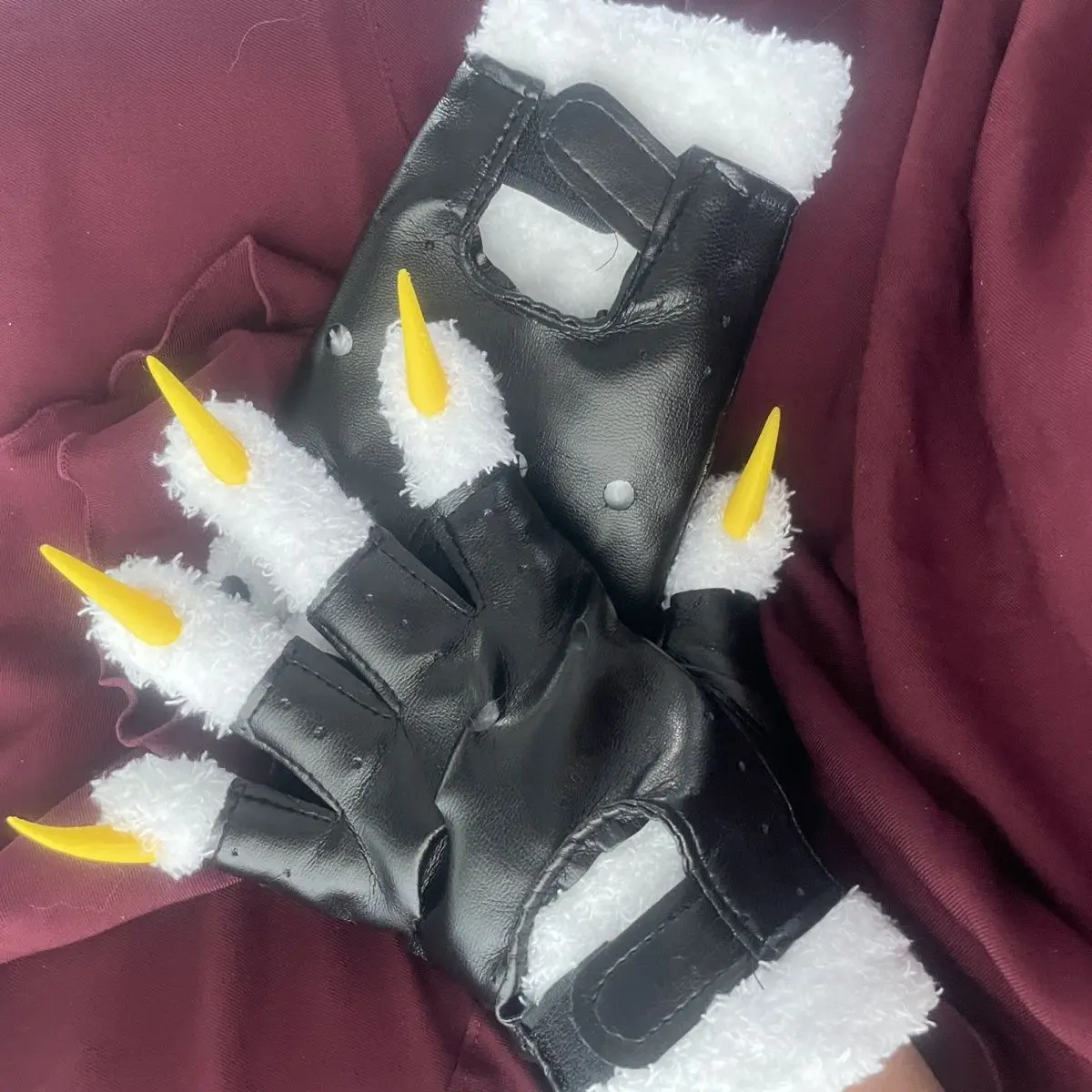 Furry kig series close-fitting claws and nails handsome plush - Image 12