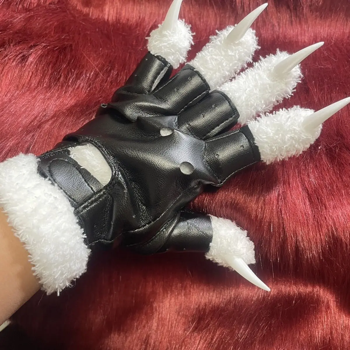 Furry kig series close-fitting claws and nails handsome plush - Image 3