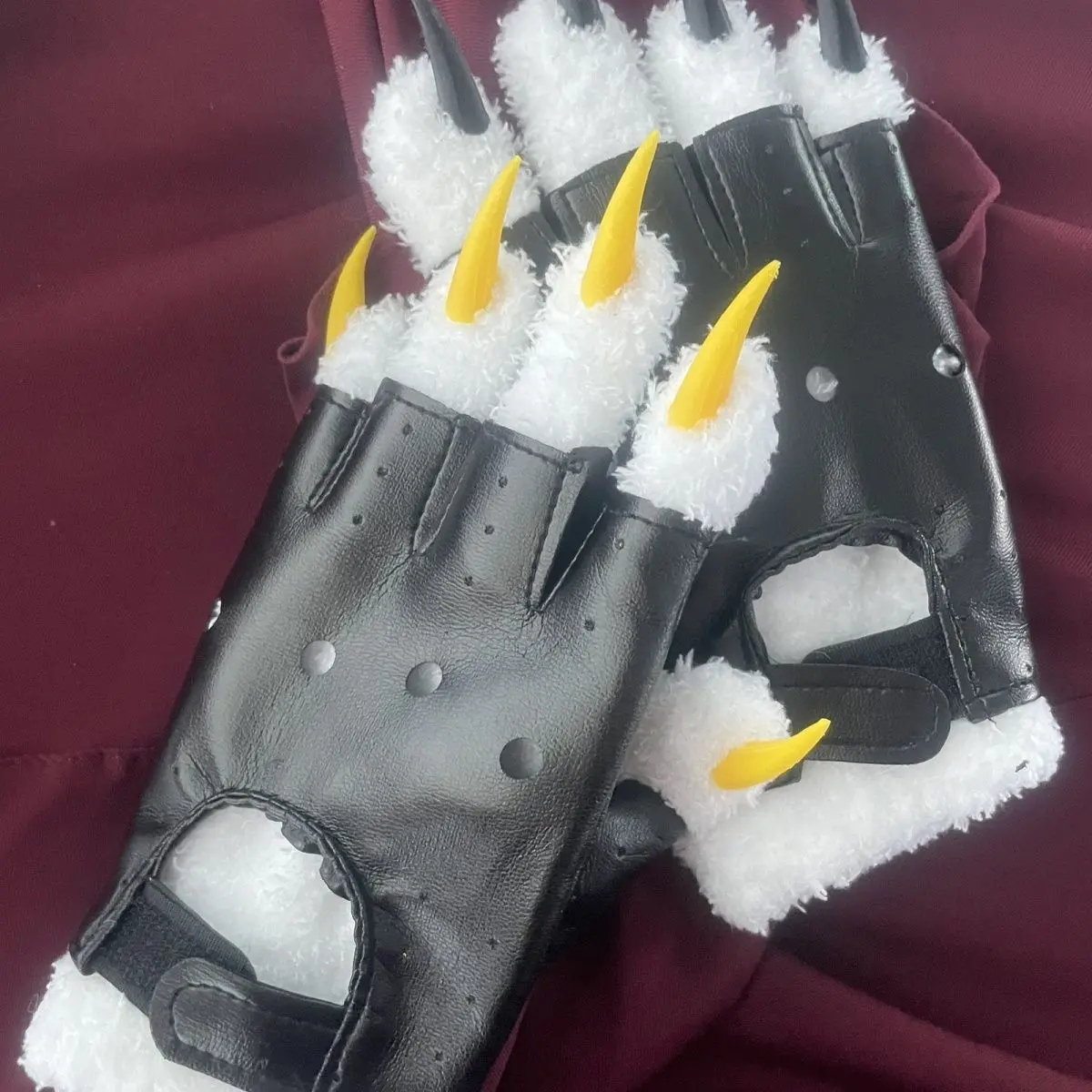 Furry kig series close-fitting claws and nails handsome plush - Image 6