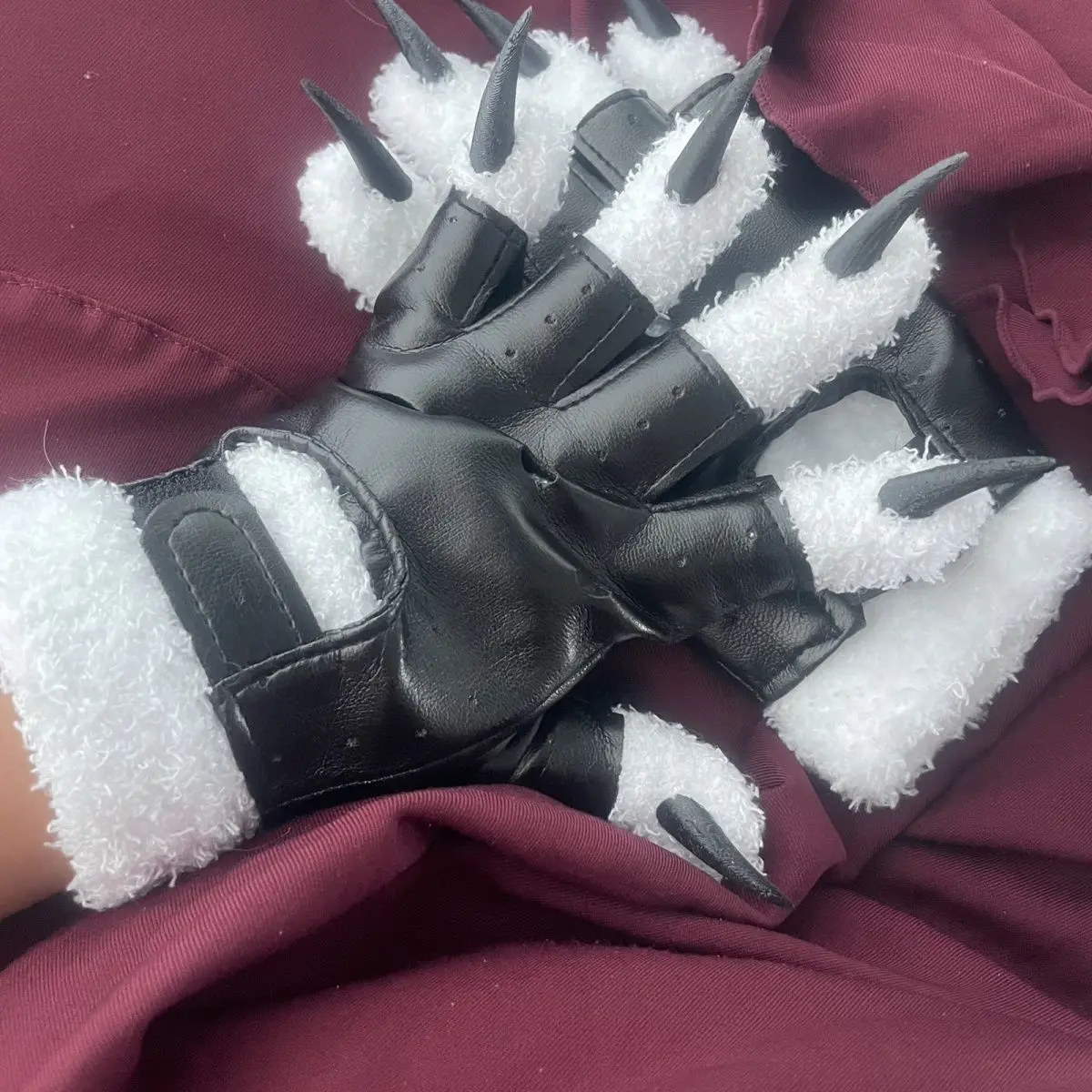 Furry kig series close-fitting claws and nails handsome plush - Image 7